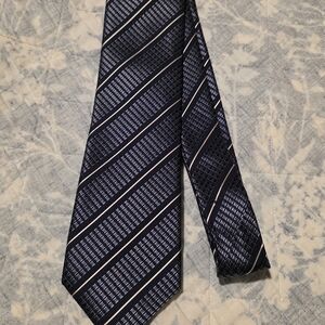 Classic Navy Patterned Tie